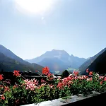 Alpine Hideaway Zillertalerhof - 4 Sterne Superior Mayrhofen