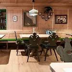 Hotell Alpine Hideaway Zillertalerhof 4*