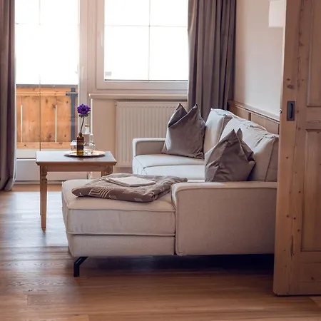 Alpine Hideaway Zillertalerhof Отель Майрхофен