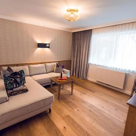 Alpine Hideaway Zillertalerhof 4* Майрхофен