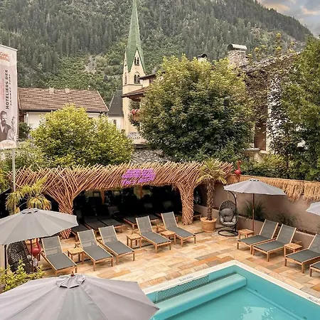 Отель Alpine Hideaway Zillertalerhof