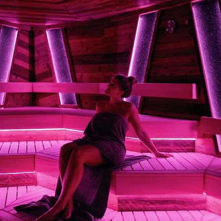 Alpine Hideaway Zillertalerhof 4* מאיירהופן