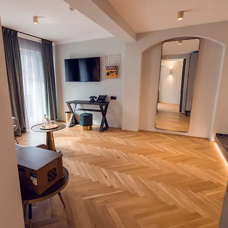 Alpine Hideaway Zillertalerhof 4* מאיירהופן