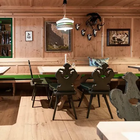 Hotel Alpine Hideaway Zillertalerhof 4*