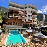 Alpine Hideaway Zillertalerhof Hotel