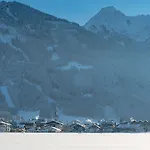Alpine Hideaway Zillertalerhof 4*